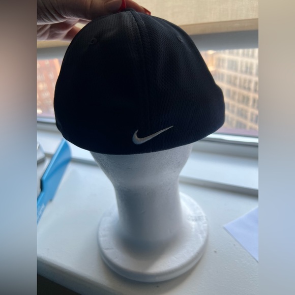 NetJets Hat - Picture 3 of 5